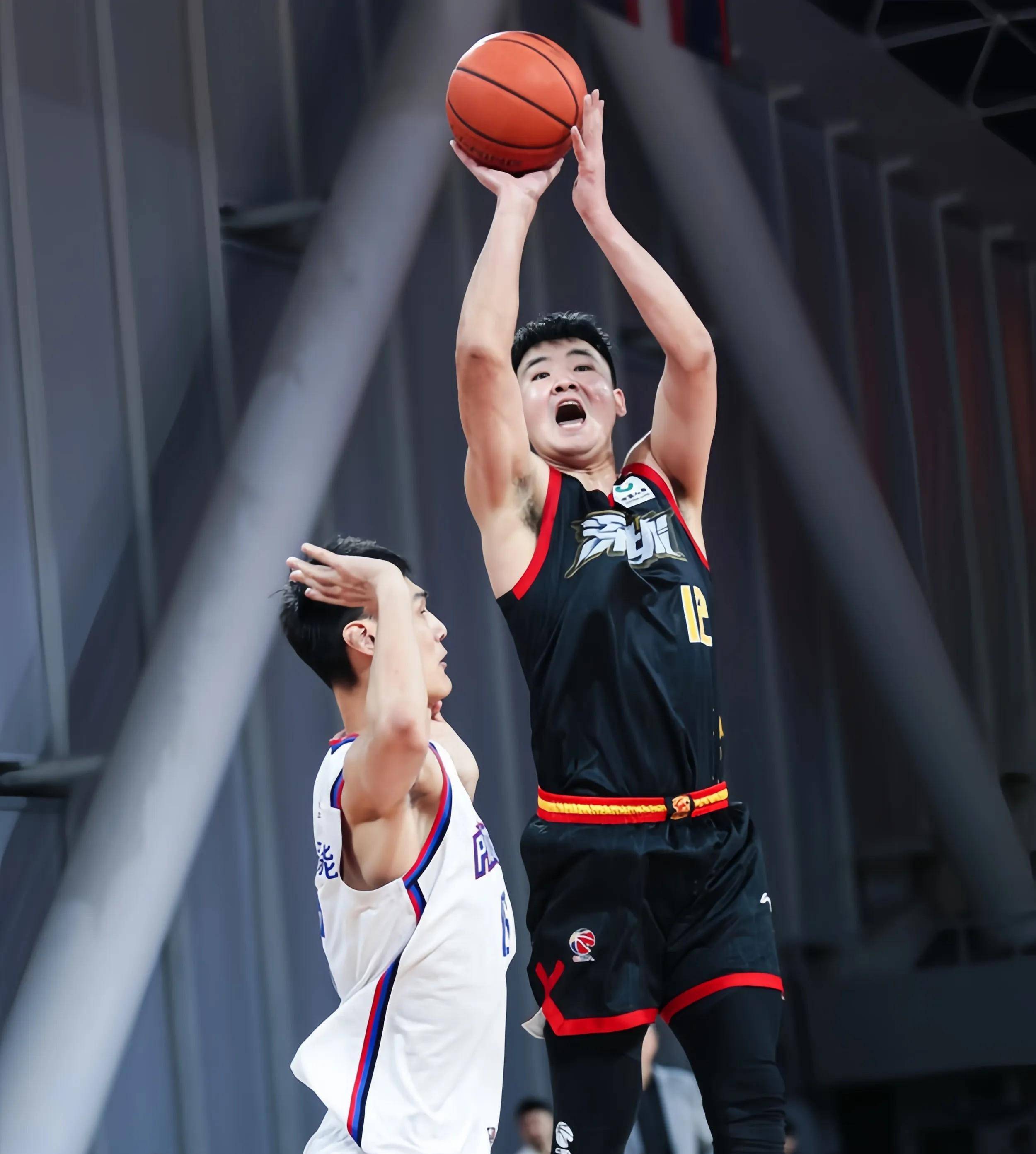 开元棋牌-包含冲刺阶段CBA季后赛焦点战，洛杉矶湖人完成体检，管理层满意，临场指挥获称赞的词条