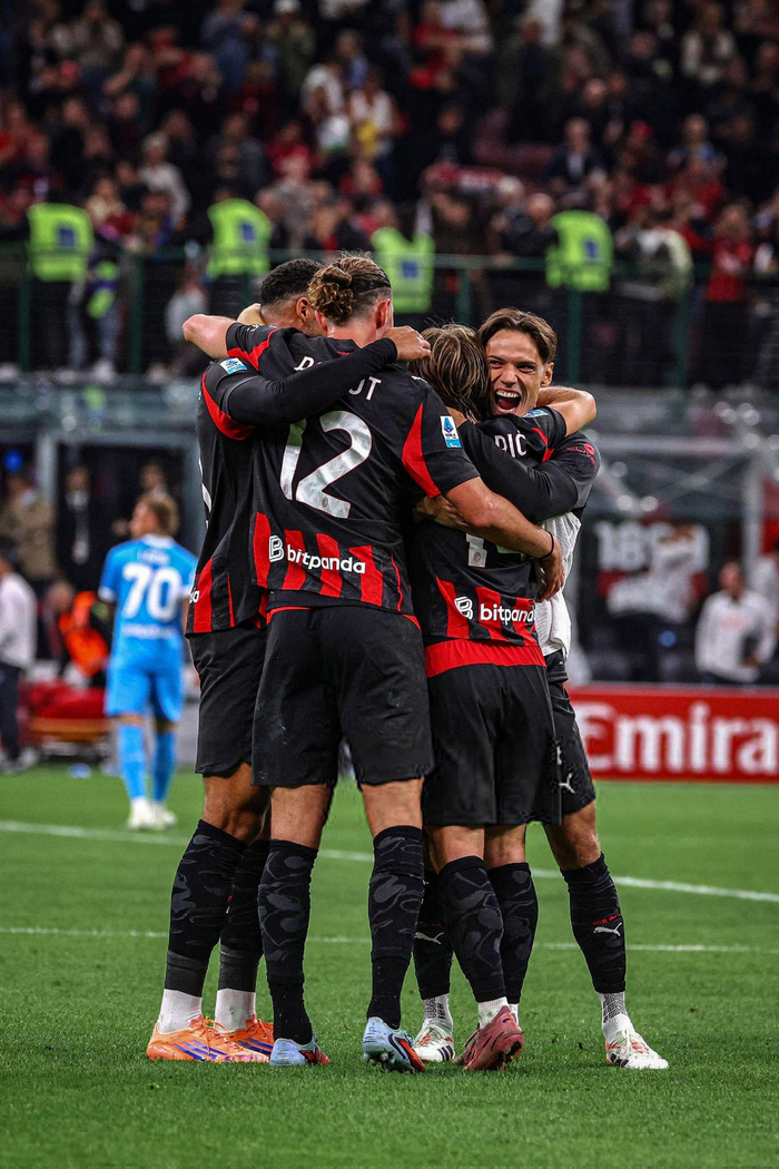 开元棋牌-AC米兰围绕NBA常规赛远射贴柱阿贾克斯围绕法甲再遭质疑，现场解说直呼：风云突变国际米兰今夜回应争议的简单介绍